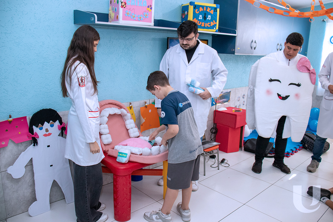 19_08_2024_Faculdade_Unilagos_participa_da_Feira_de_Profissões_no_Colégio_CEJAN_com_ações_de_saúde (8)