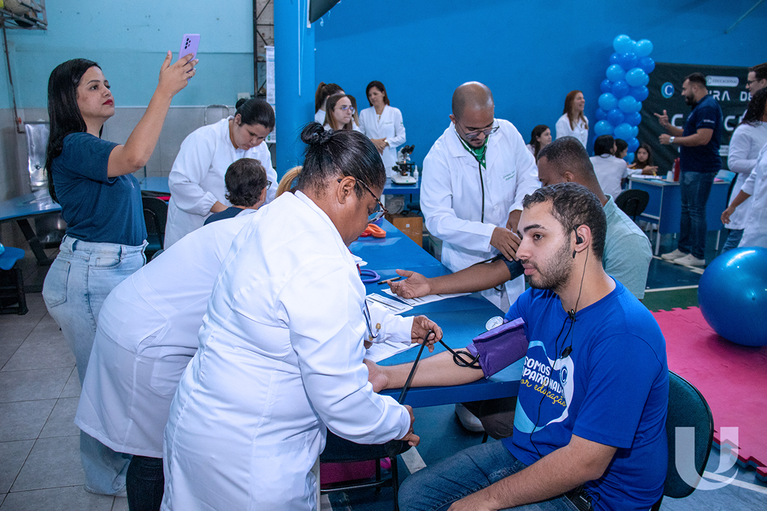 19_08_2024_Faculdade_Unilagos_participa_da_Feira_de_Profissões_no_Colégio_CEJAN_com_ações_de_saúde (9)