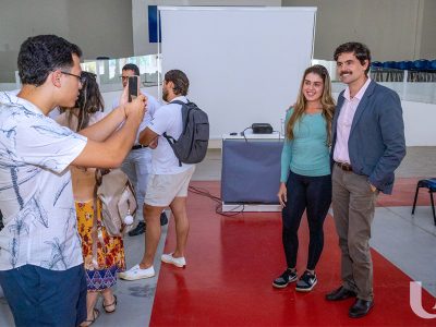 12-09-2025_Curso_de_Medicina_recebe_palestra_de_professores (14)