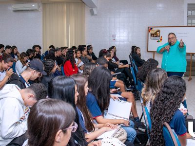 12-09-2025_Unilagos_participa_da_Expo_Profissões_20 (19)