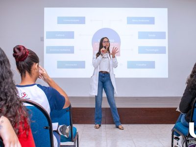 12-09-2025_Unilagos_participa_da_Expo_Profissões_20 (25)