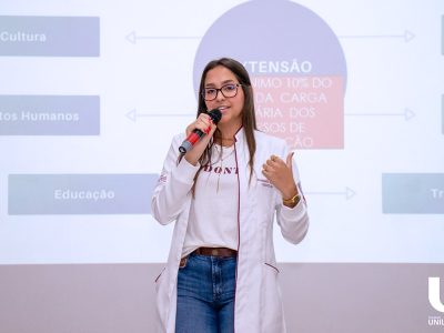 12-09-2025_Unilagos_participa_da_Expo_Profissões_20 (27)