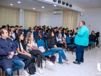 12-09-2025_Unilagos_participa_da_Expo_Profissões_20 (33)