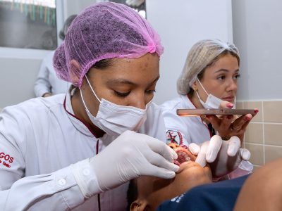 Projeto de extensão leva atendimento odontológico a crianças de São Vicente