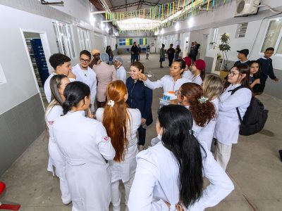 Projeto de extensão leva atendimento odontológico a crianças de São Vicente