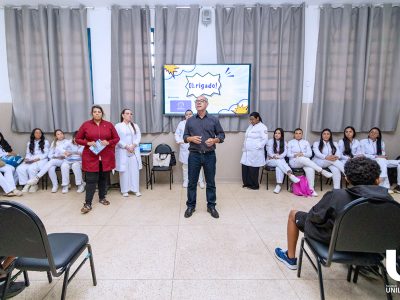 21-10-2025_Alunos_participam_do_Projeto_Maré (4)