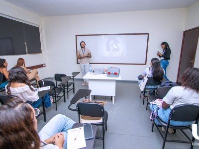 26-05-2025_III_Jornada_Odontológica_de_Araruama_reúne_estudantes_e_profissionais (46)