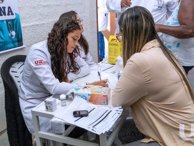 27-10-2025_Unilagos_participa_da_ação_Igreja_Aberta_Outubro_Rosa (26)