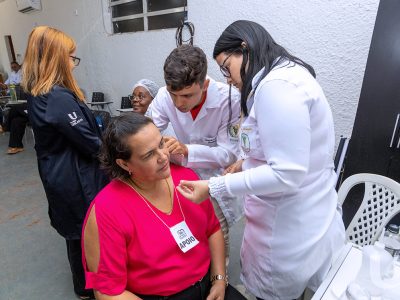 27-10-2025_Unilagos_participa_da_ação_Igreja_Aberta_Outubro_Rosa (32)