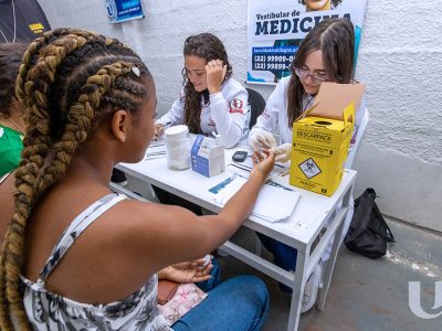 27-10-2025_Unilagos_participa_da_ação_Igreja_Aberta_Outubro_Rosa (39)