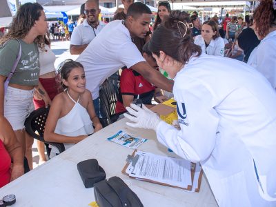 30-03-2025_Movimento_Saúde_leva_cuidado_e_informação_à_comunidade_na_Praça_Mataruna (31)