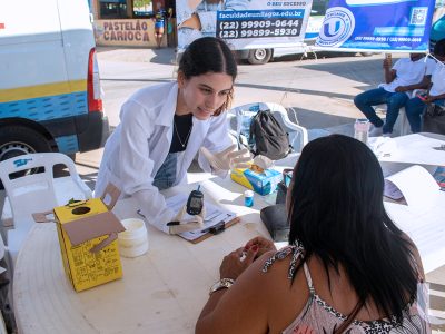 30-03-2025_Movimento_Saúde_leva_cuidado_e_informação_à_comunidade_na_Praça_Mataruna (38)