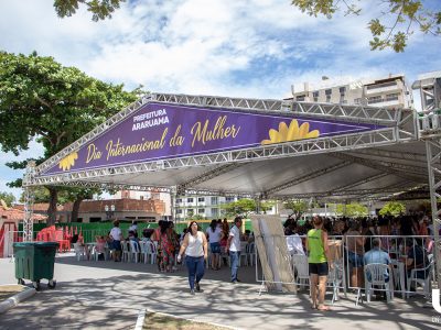 Alunos-de-Enfermagem-fazem-ação-no-Dia-Internacional-da-Mulher (1)
