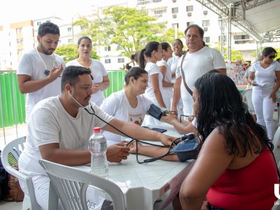 Alunos-de-Enfermagem-fazem-ação-no-Dia-Internacional-da-Mulher (10)