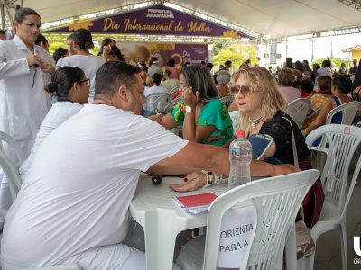 Alunos-de-Enfermagem-fazem-ação-no-Dia-Internacional-da-Mulher (16)