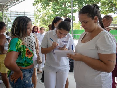 Alunos-de-Enfermagem-fazem-ação-no-Dia-Internacional-da-Mulher (18)