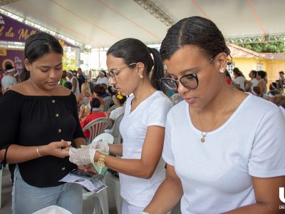 Alunos-de-Enfermagem-fazem-ação-no-Dia-Internacional-da-Mulher (20)