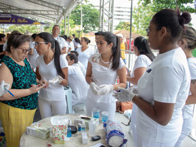 Alunos-de-Enfermagem-fazem-ação-no-Dia-Internacional-da-Mulher (4)